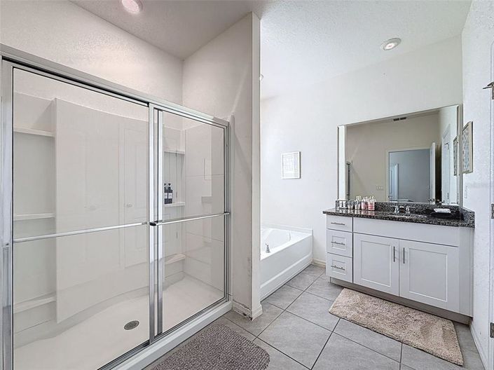 Image No.20-7 Bed Property for sale