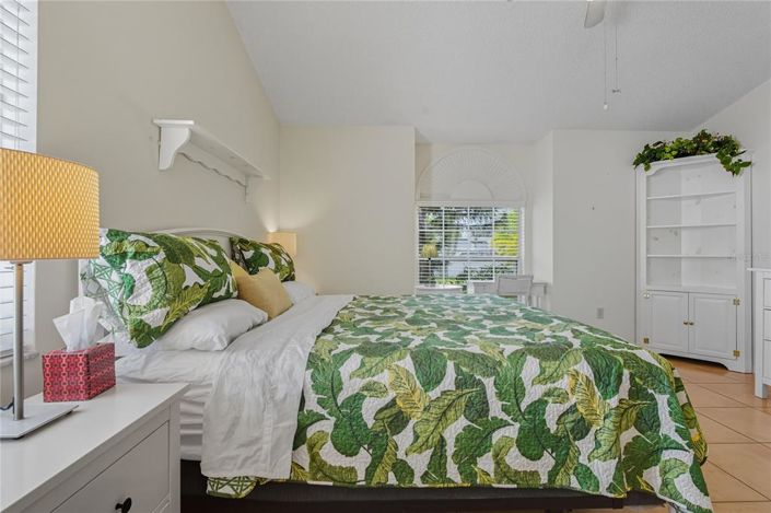 Image No.19-4 Bed Property for sale