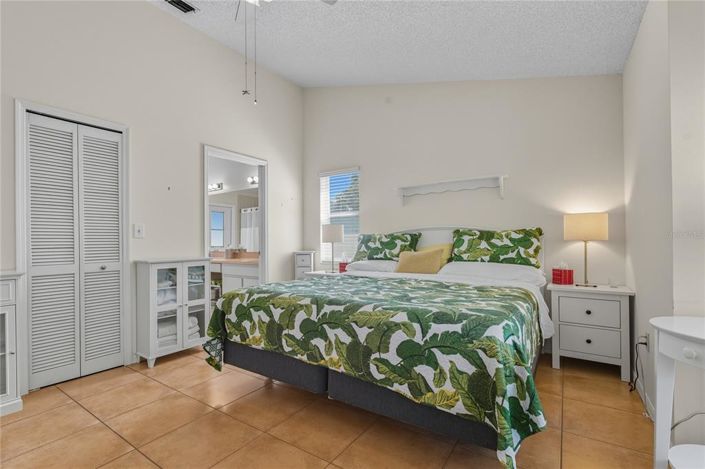 Image No.21-4 Bed Property for sale