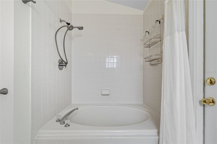 Image No.25-4 Bed Property for sale