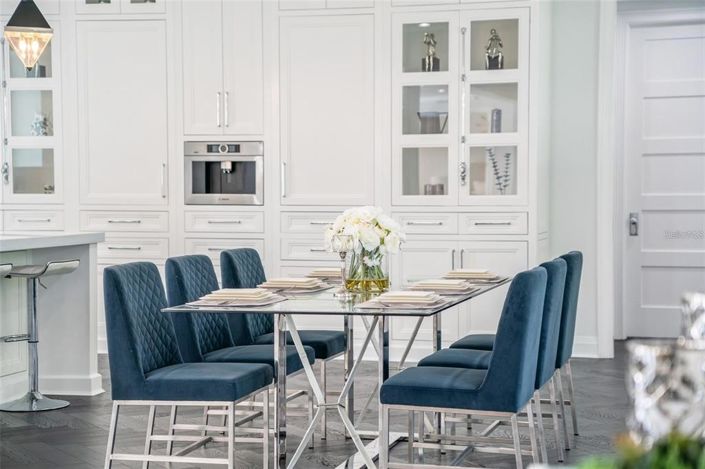 Image No.14-5 Bed Property for sale