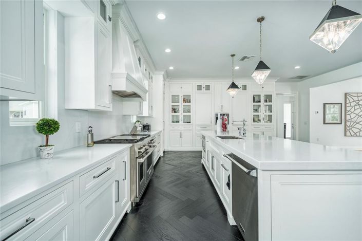 Image No.18-5 Bed Property for sale