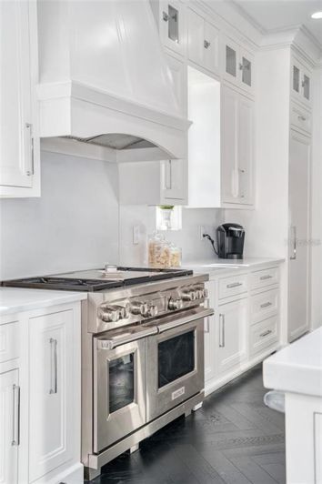 Image No.19-5 Bed Property for sale