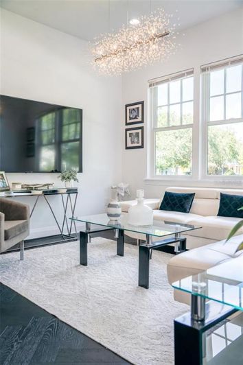 Image No.24-5 Bed Property for sale