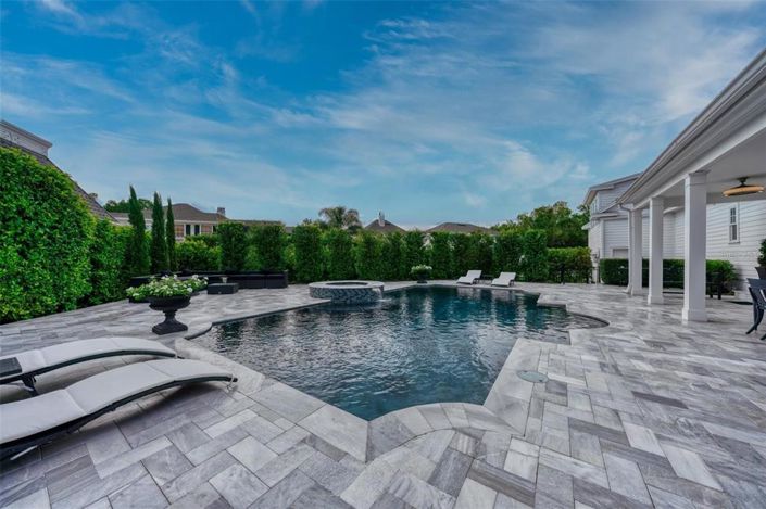 Image No.54-5 Bed Property for sale