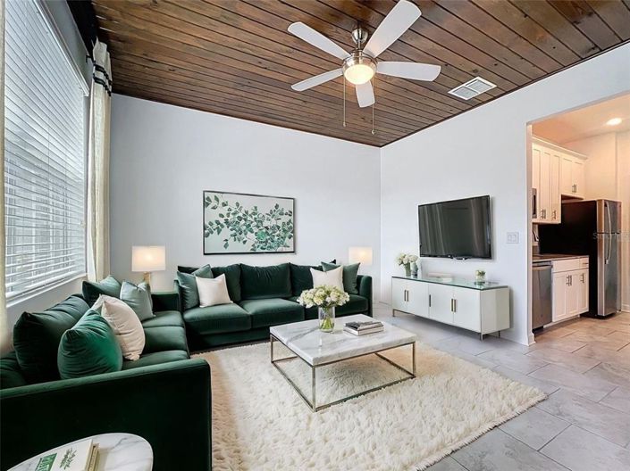 Image No.1-4 Bed Property for sale