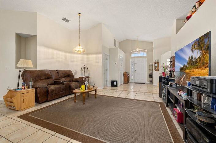 Image No.14-3 Bed Property for sale