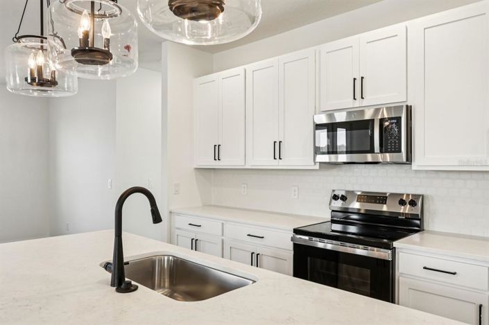 Image No.19-3 Bed Property for sale