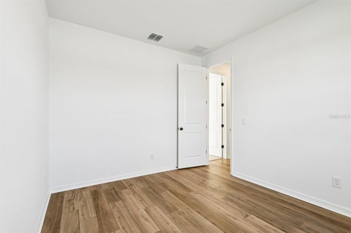 Image No.28-3 Bed Property for sale