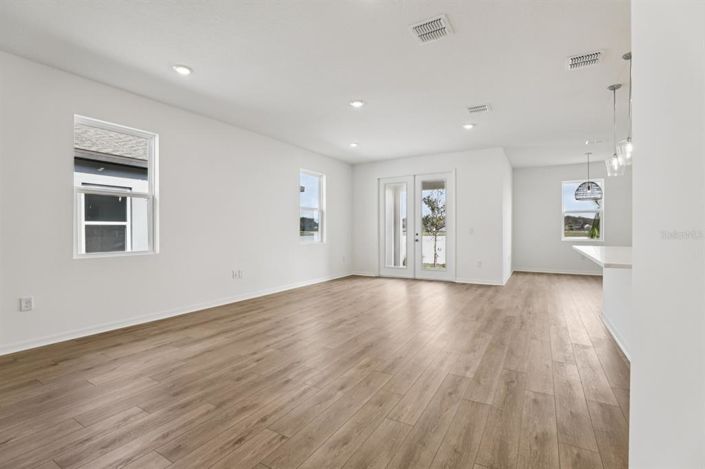 Image No.10-3 Bed Property for sale