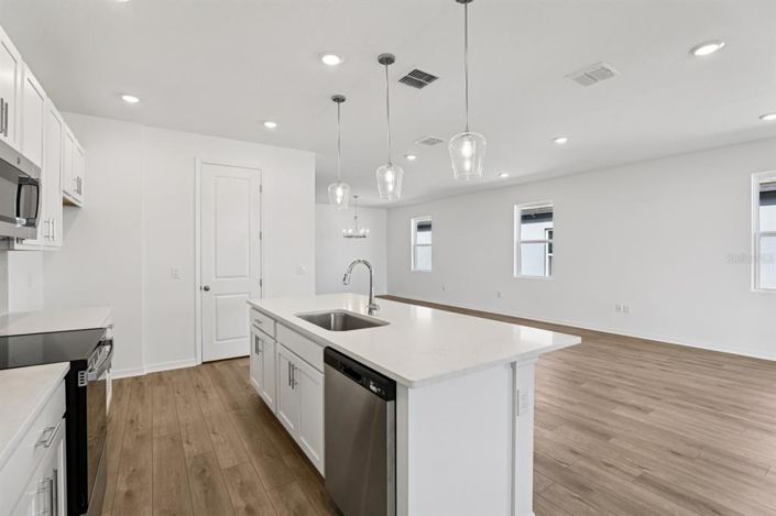 Image No.14-3 Bed Property for sale