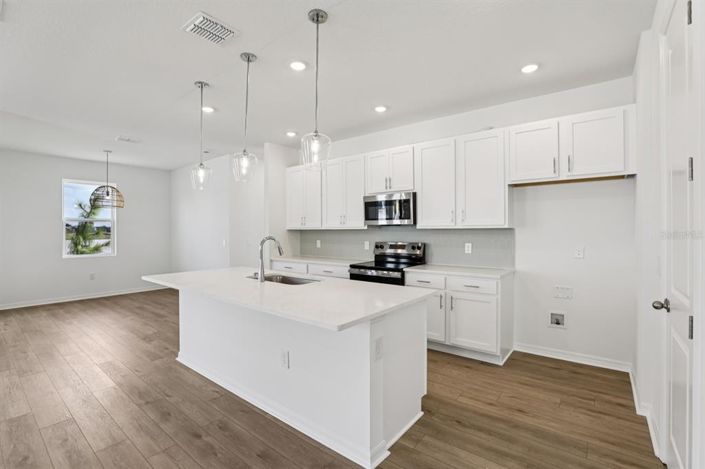 Image No.16-3 Bed Property for sale