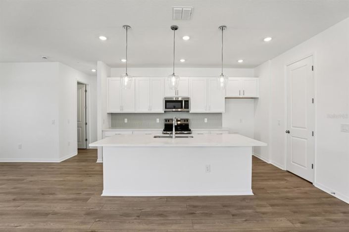 Image No.17-3 Bed Property for sale