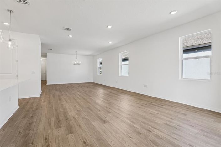 Image No.9-3 Bed Property for sale