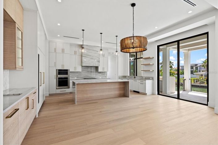 Image No.13-4 Bed Property for sale