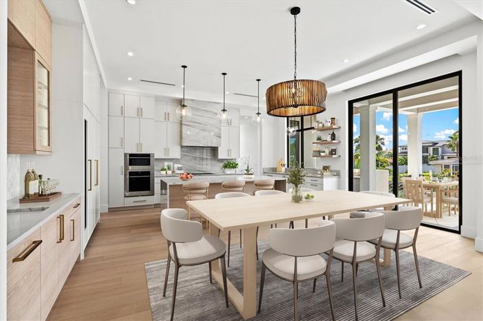 Image No.14-4 Bed Property for sale