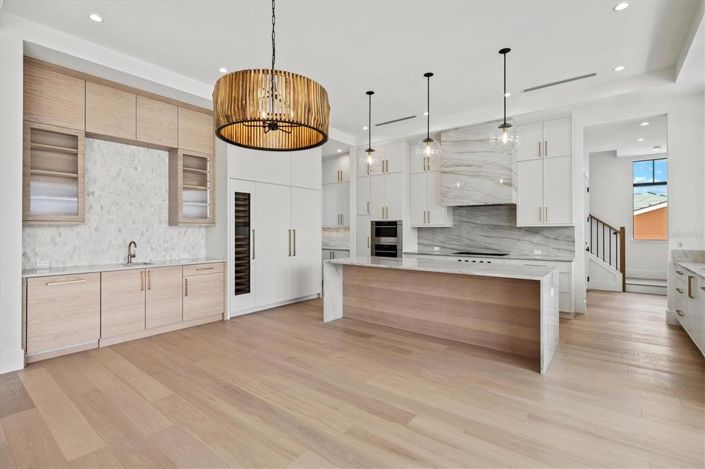 Image No.15-4 Bed Property for sale