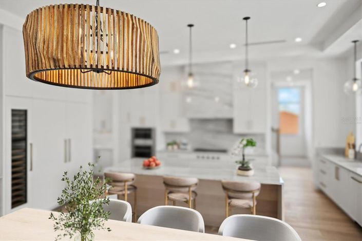 Image No.17-4 Bed Property for sale