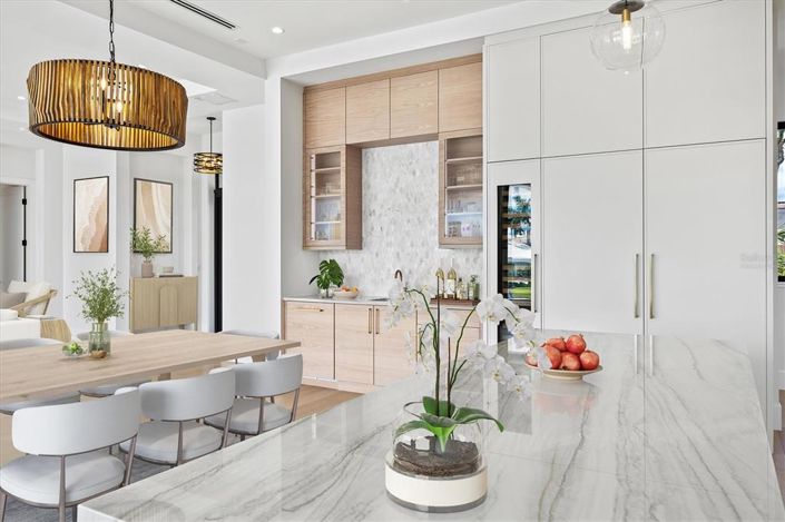 Image No.21-4 Bed Property for sale