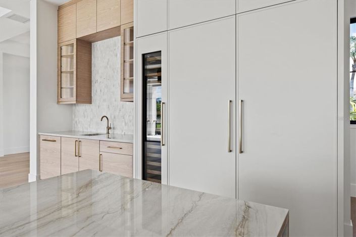 Image No.22-4 Bed Property for sale