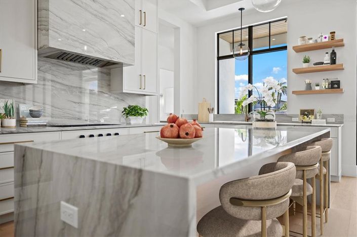 Image No.27-4 Bed Property for sale