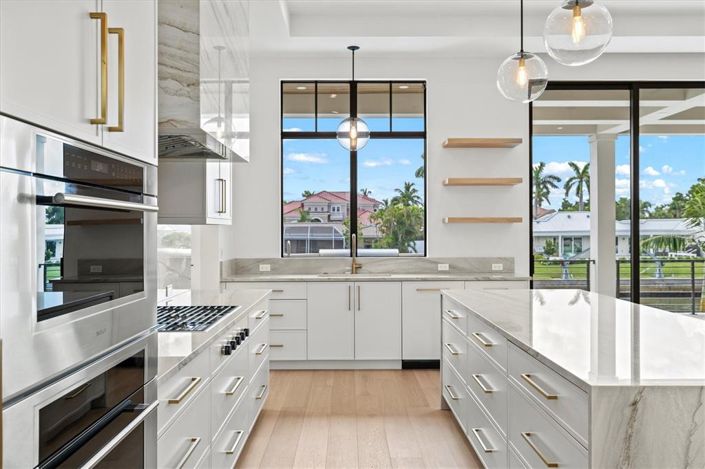 Image No.28-4 Bed Property for sale