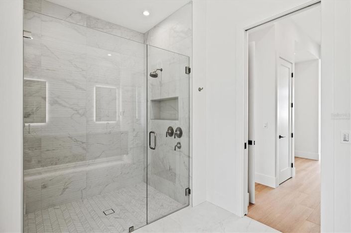 Image No.41-4 Bed Property for sale