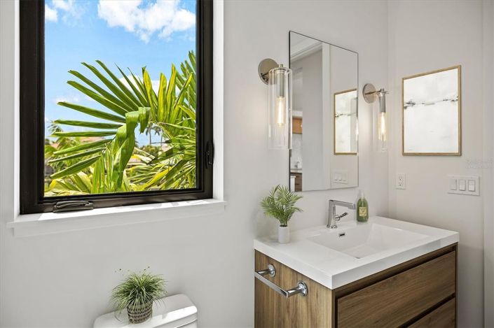 Image No.43-4 Bed Property for sale