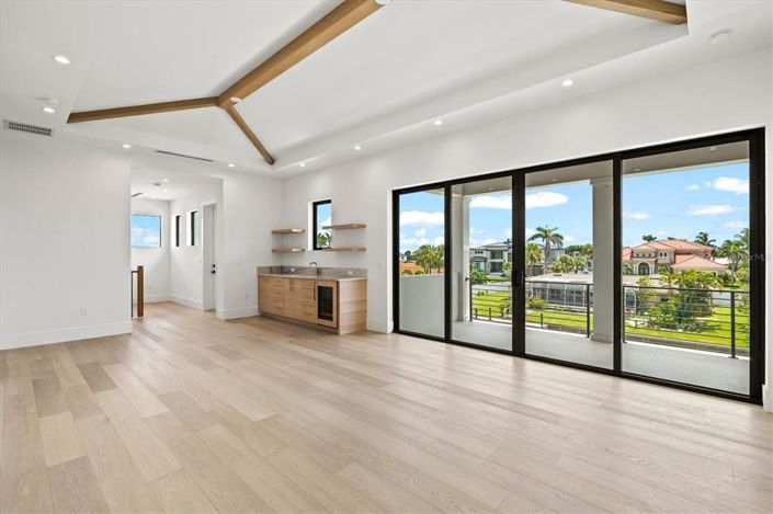 Image No.51-4 Bed Property for sale