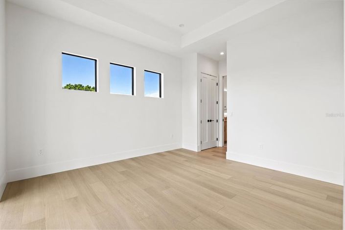 Image No.53-4 Bed Property for sale