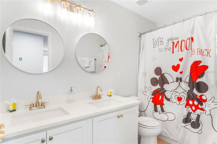 Image No.27-6 Bed Property for sale