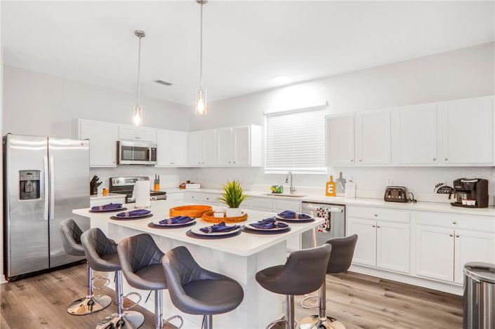 Image No.8-6 Bed Property for sale