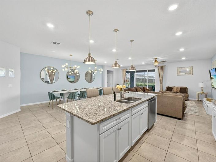 Image No.11-8 Bed Property for sale