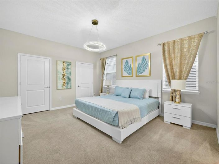 Image No.15-8 Bed Property for sale