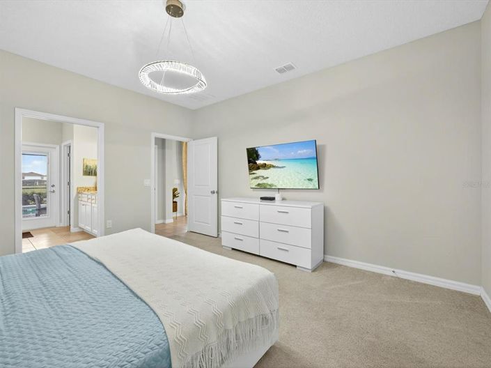 Image No.16-8 Bed Property for sale