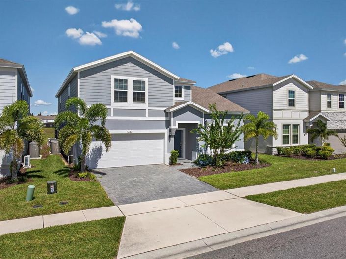 Image No.2-8 Bed Property for sale