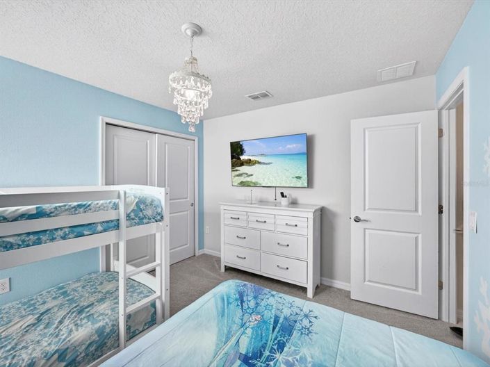 Image No.36-8 Bed Property for sale