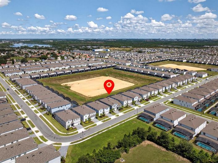 Image No.4-8 Bed Property for sale