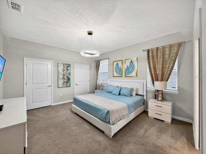 Image No.43-8 Bed Property for sale