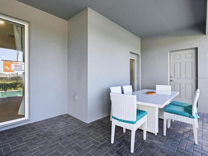 Image No.48-8 Bed Property for sale