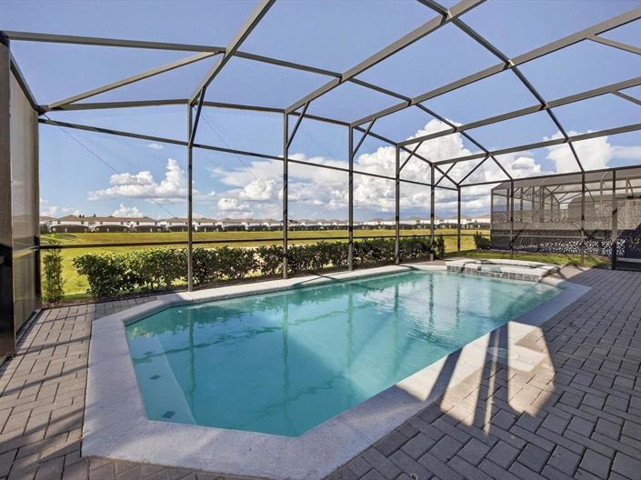 Image No.50-8 Bed Property for sale