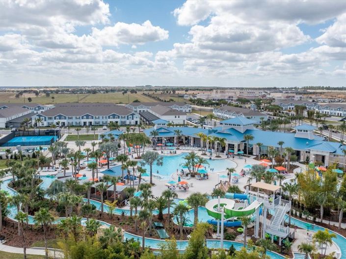 Image No.55-8 Bed Property for sale