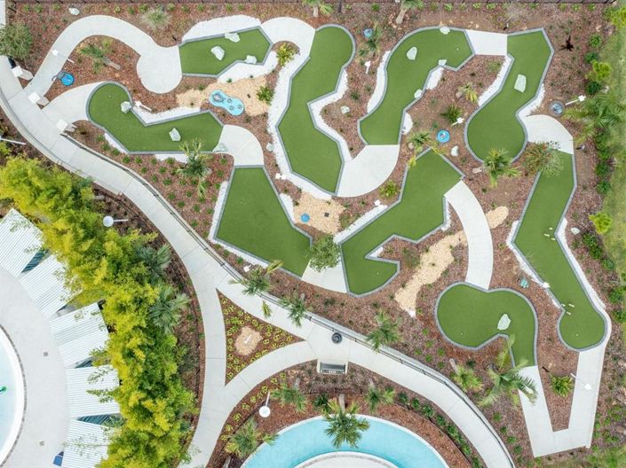 Image No.60-8 Bed Property for sale