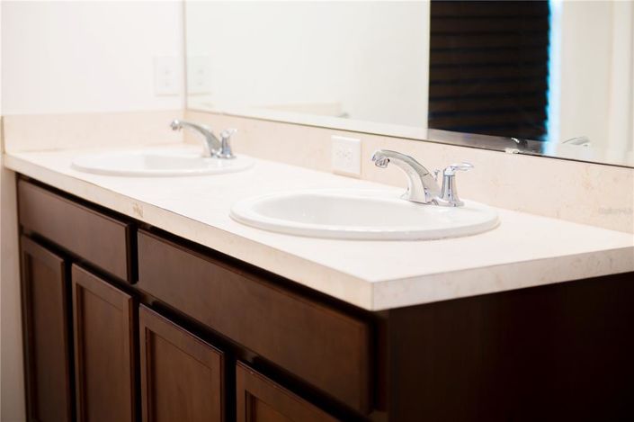 Image No.7-4 Bed Property for sale