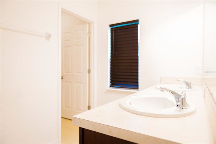 Image No.9-4 Bed Property for sale