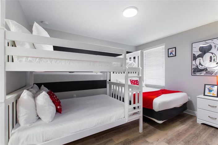 Image No.31-7 Bed Property for sale