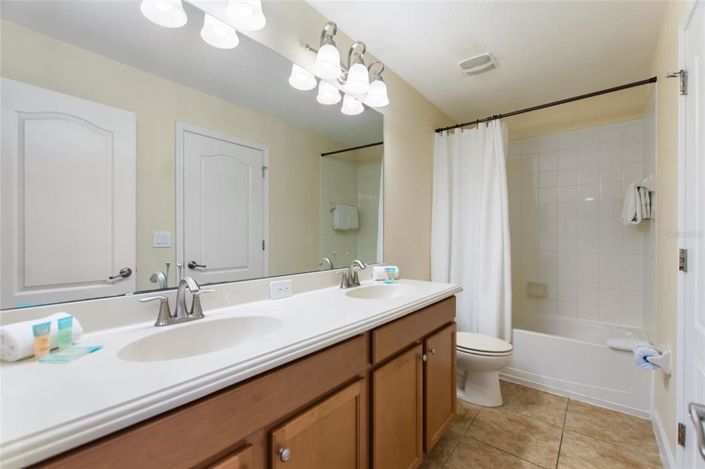 Image No.36-7 Bed Property for sale