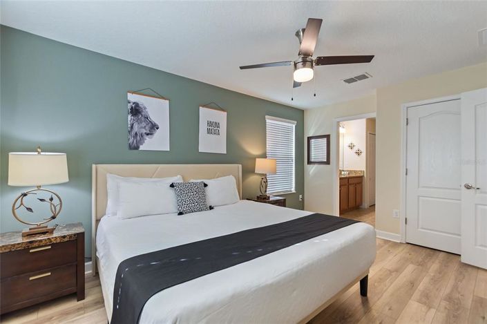 Image No.37-7 Bed Property for sale