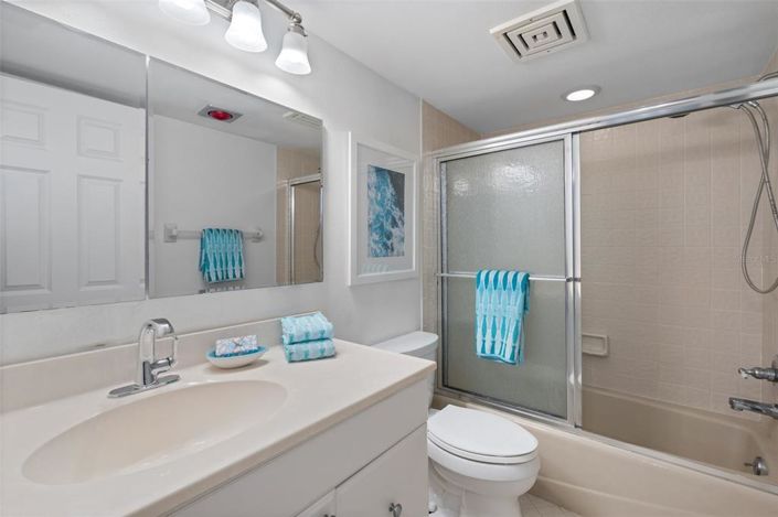 Image No.24-2 Bed Property for sale