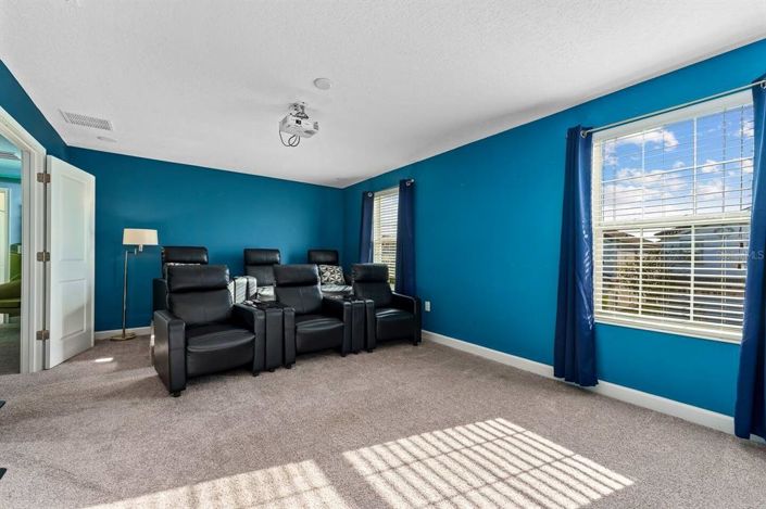 Image No.25-8 Bed Property for sale